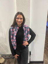 Load image into Gallery viewer, Women's Pink Flower Zipper Fleece Vest