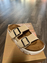 Load image into Gallery viewer, Very G Jazmin Women's Comfort Platform Sandals Double Buckle Adjustable Straps