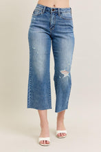 Load image into Gallery viewer, Judy Blue High Waist  Raw Cut Hem Crop Capris