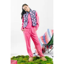 Load image into Gallery viewer, Women's Pink Flower Zipper Fleece Vest