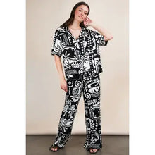 Load image into Gallery viewer, Black and White Printed Casual Wide Leg Resort Pants