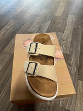Load image into Gallery viewer, Very G Jazmin Women&#39;s Comfort Platform Sandals Double Buckle Adjustable Straps
