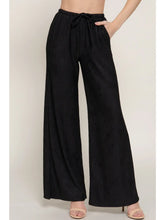 Load image into Gallery viewer, Women&#39;s Black Drawstring Crinkle Long Pants
