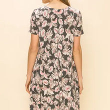 Load image into Gallery viewer, Plus Floral Print Soft Mini Simple Dress with Pockets
