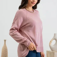 Load image into Gallery viewer, Dusty Pink Back Buttoned Pullover Light Sweater
