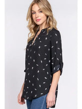 Load image into Gallery viewer, 3/4 Roll Up Sleeve V-Neck Feather Print Woven Blouse
