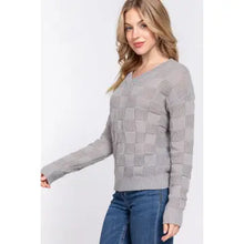 Load image into Gallery viewer, Gray Long Sleeve V-Neck Checkered Texture Sweater
