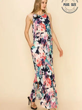 Load image into Gallery viewer, Plus Size Floral Sleeveless Maxi Dress with Pockets
