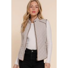 Load image into Gallery viewer, Women&#39;s White Suede Piping Detail Rib Quilted Padding Vest
