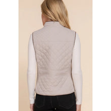 Load image into Gallery viewer, Women&#39;s White Suede Piping Detail Rib Quilted Padding Vest
